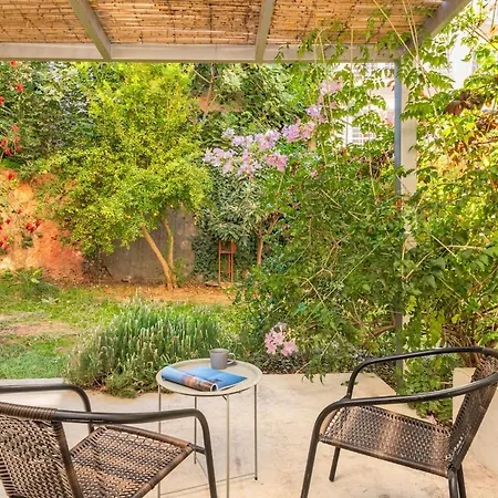 아파트 Cozy Garden Flat 하니아